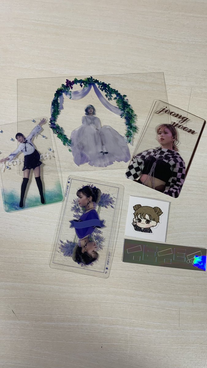 sk_irrrr's tweet photo. 트외이스 정연 반사슬로건 11000원 

트와이스 포카교환 포토카드 양도 판매 구매 나연 pop 트레카 여돌 걸그룹 나연 정연 모모 사나 지효 미나 다현 채영 쯔위 반사슬로건 슬로건 트와이스팬미팅 할로윈팬미팅 콘서트 https://t.co/OcWZK9T4Zb
