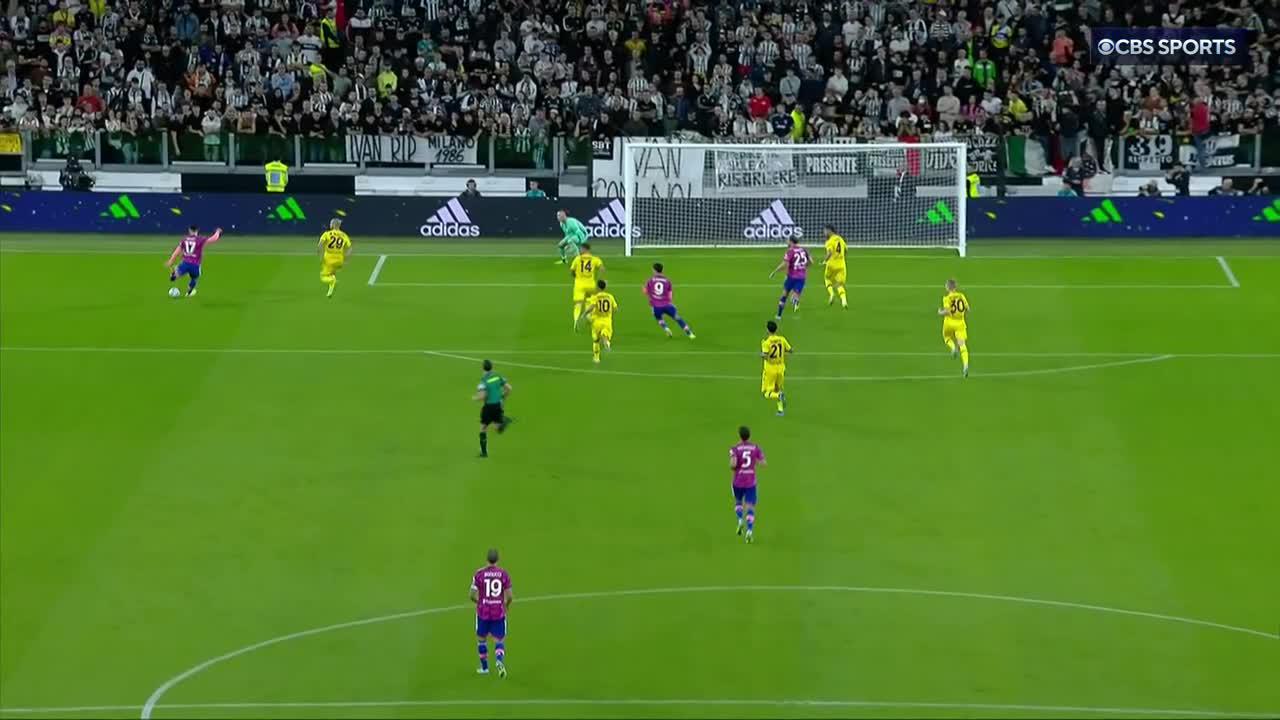 Dušan Vlahović ➡️ Filip Kostić.

The Serbian duo connects and Juventus are ahead. 🇷🇸”