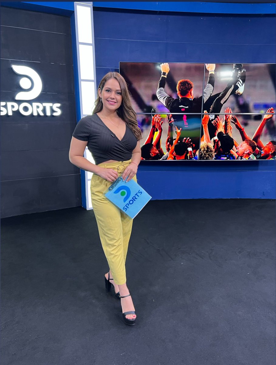 jocelynvera95's tweet photo. Estamos en vivo con el recorrido del campeón @IDV_EC en la pantalla de @DIRECTVEcuador 🏆🥇📺 #copasudamericana #independientedelvalle #directvecuador https://t.co/IT6xMFeESw