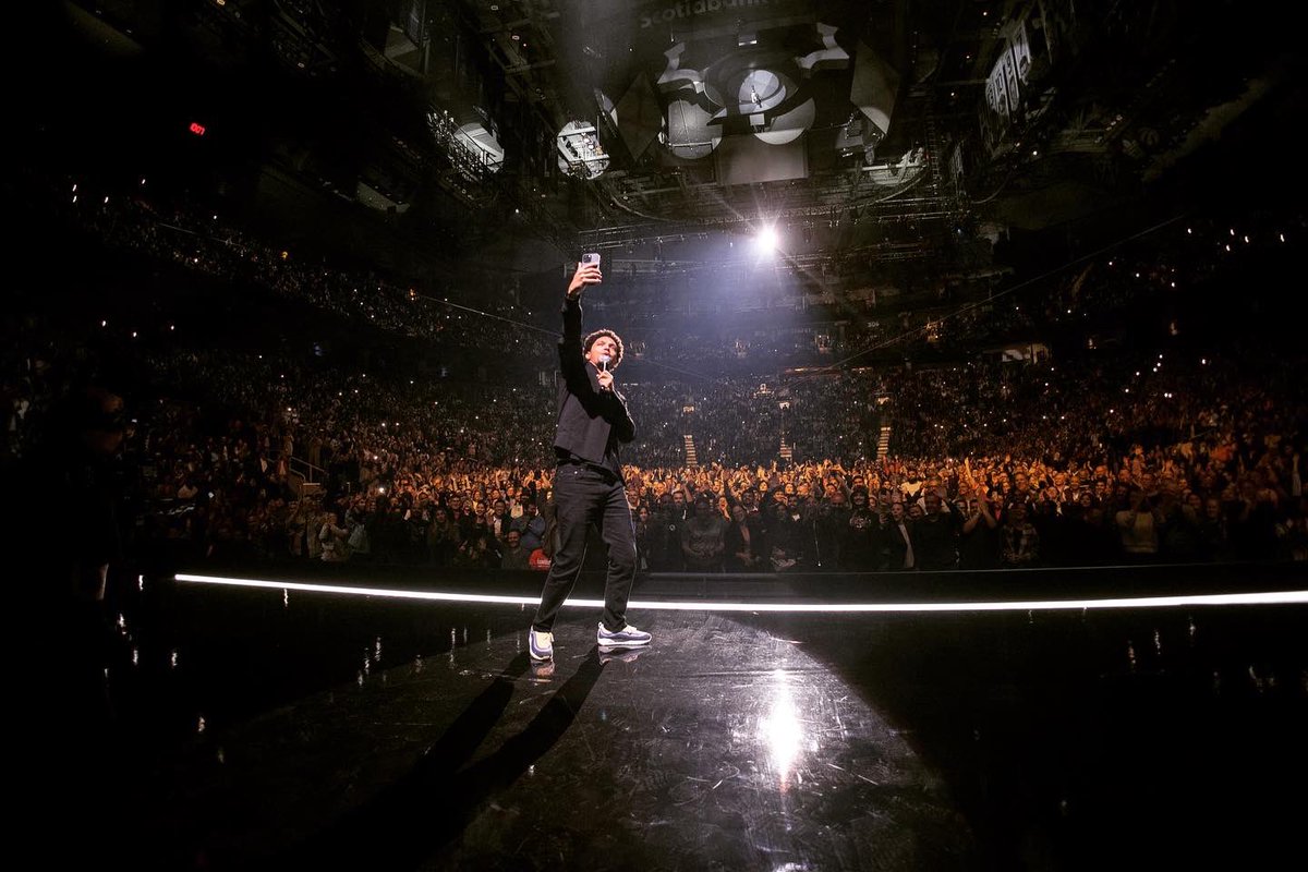 Trevornoah's tweet photo. Toronto, thank you for 2 incredible sold out nights at the @scotiabankarena π€―π€―π€― I will truly never forget it! ππΎπ¨π¦#BackToAbnormalWorldTour πΈ: @mattynoir https://t.co/2lZXmdXVaI