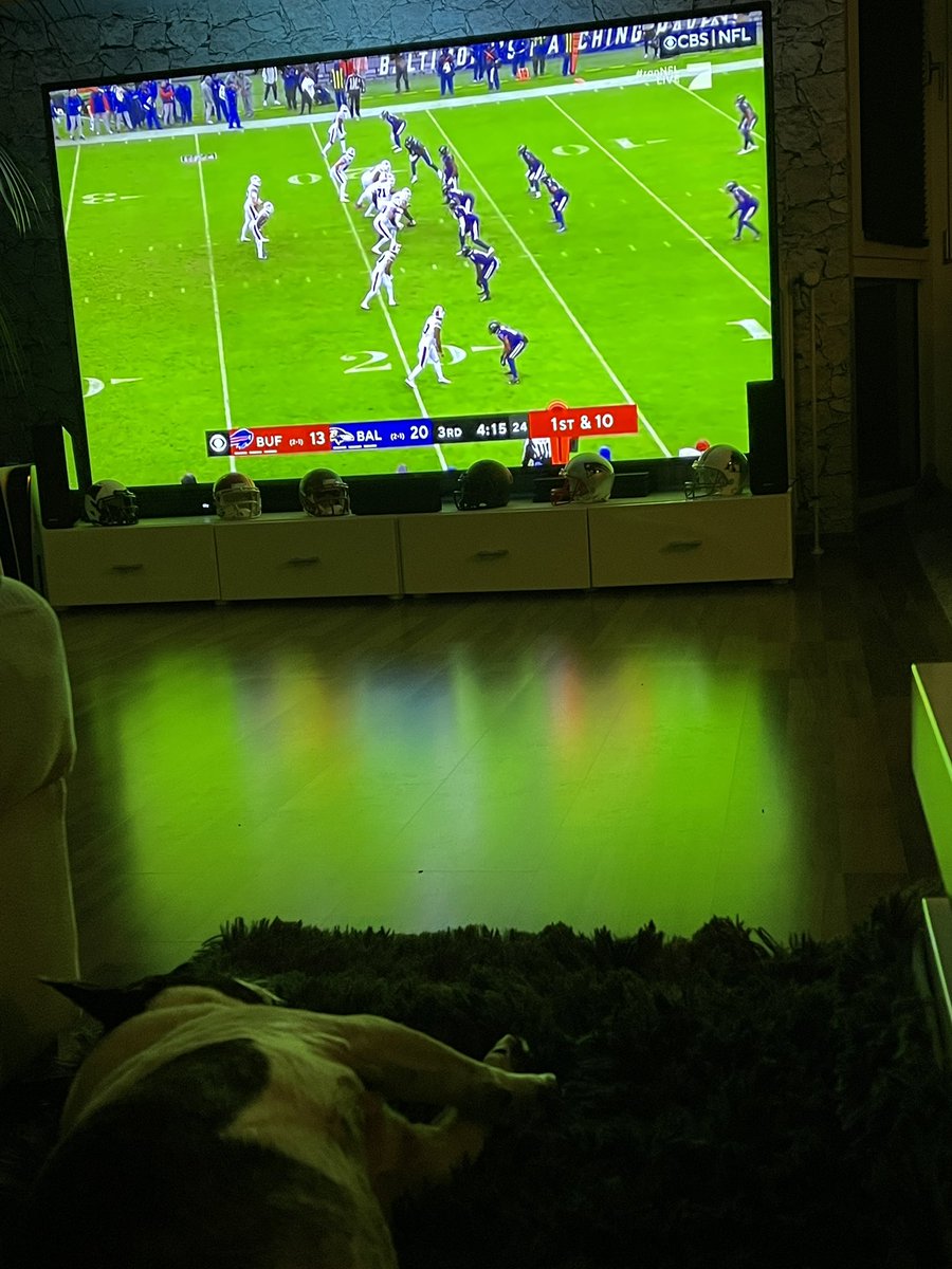 An jedem verdammten Sonntag - macht ihr super Jungs <a href="/CSpengemann/">Carsten Spengemann</a> <a href="/TheDreamKasim/">Kasim Edebali</a> @rannfl_suechtig <a href="/ranNFL_/">#ranNFL</a> #ranNFL #anjedemverdammtensonntag #hamburgerjungs