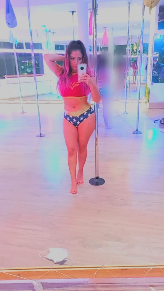 MoonPoleDancing's tweet photo. Muy buenos dias Poleros, espero que este domingo se la pasen super rico, que disfruten de su familia y descansen mucho. 

Lo que no descansa es la sensualidad. 

https://t.co/sWHShm2FpP

#onlyfans #onlyfansgirl #onlyfanslatinas #Onlyfanslatinoamerica 

#poledance #Poledancer https://t.co/pOET5jtq1K