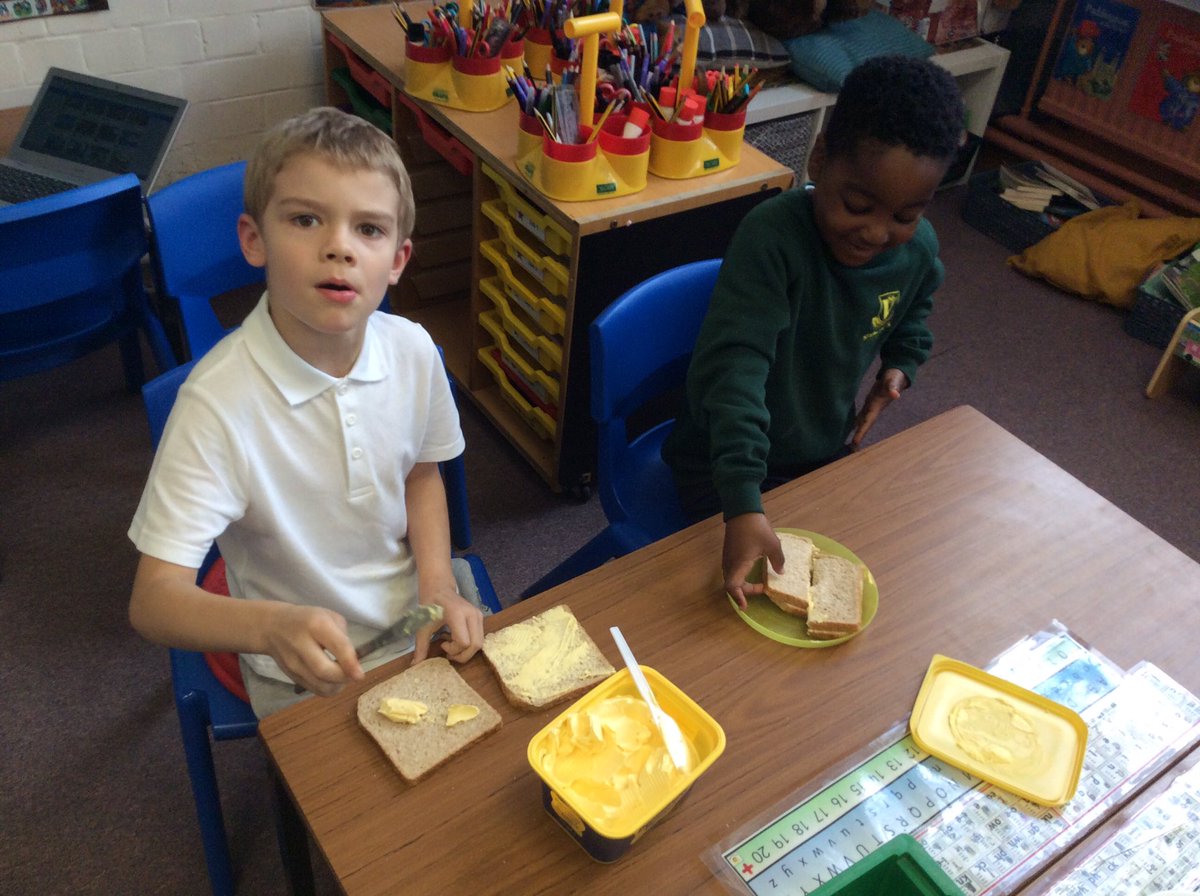 Y2_Vinnies's tweet photo. Jam sandwich making https://t.co/q9YuVdknm5