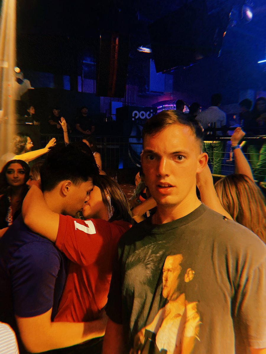 This photo deserves to be posted 😭