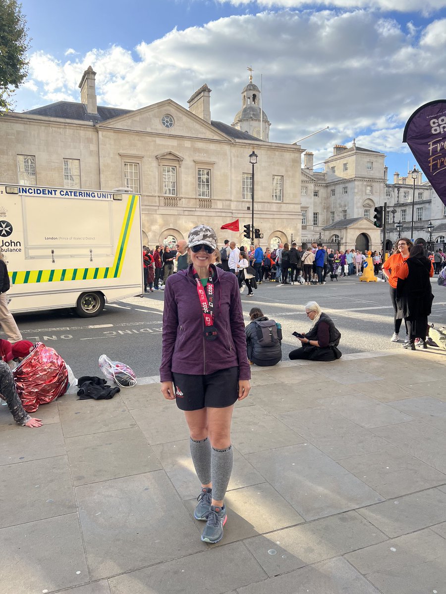 Rhonahawks's tweet photo. Had an epic day running the @LondonMarathon! So grateful to participate in this bucket list marathon! Much appreciation for the incredible spectators and volunteers!  #LondonMarathon #Weruntogether https://t.co/g3B0lpejxq