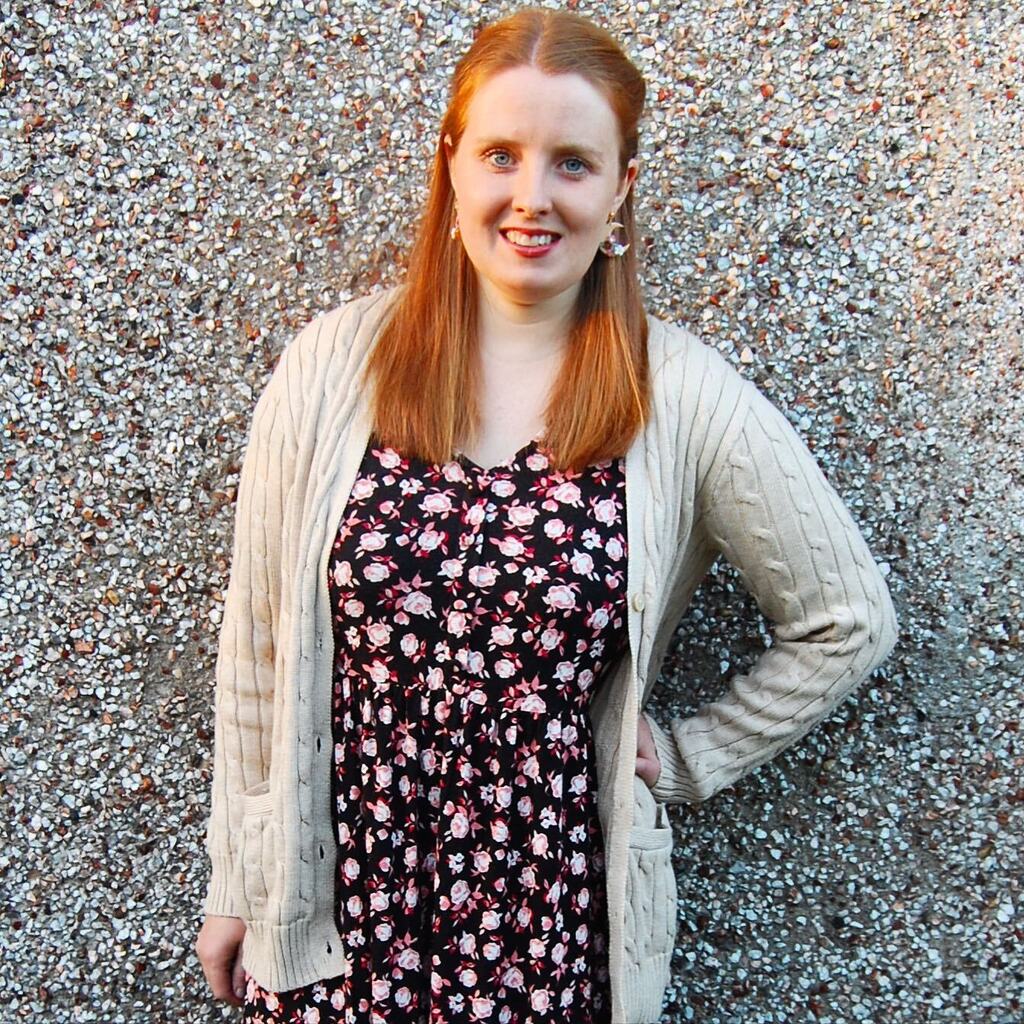 Gisforgingers's tweet photo. This outfit is giving me perfect autumn vibes - now pass me a pumpkin spice latte! ✌🏻 🎃 #Autumn #AutumnOutfit #AutumnLook #AutumnVibes #PumpkinSpiceLatte #ginger #redhead #reallifeandstyle #chattycaptioncommunity #busybarelyadulting #thecovergirlgang… https://t.co/f5ZayEsvw1 https://t.co/NyIkfFRB9T