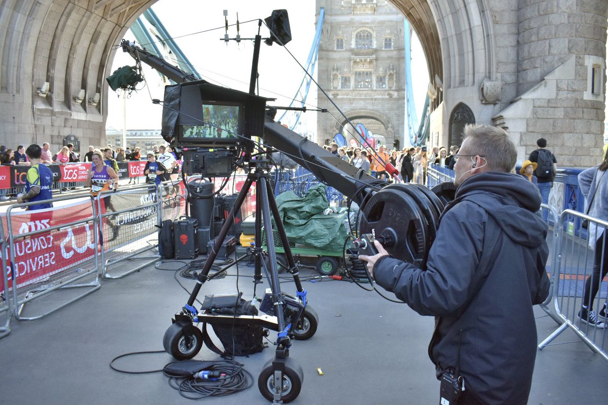 stevechalles's tweet photo. 1. London Marathon 2022 - @ProlinkTV OB3 Unit covering the action on Tower Bridge and around the Tower of London, working with @EMGLiveUK for @BBCSport 

#outsidebroadcast #LondonMarathon #Prolink #BBCSport https://t.co/hmPwArctfJ