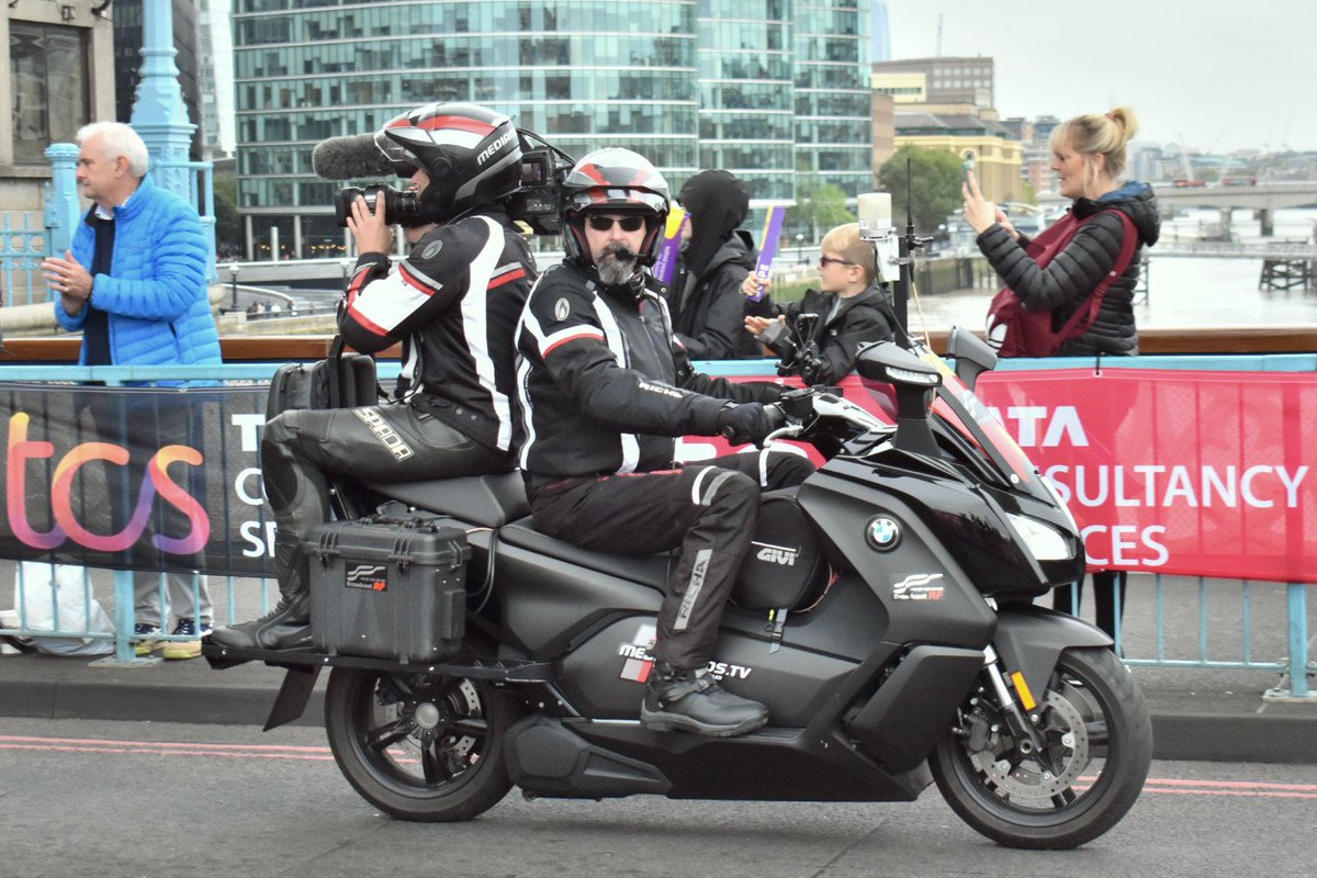 stevechalles's tweet photo. 3. London Marathon 2022 - @MediaMotos with @BroadcastRF links in action around the course working with @EMGLiveUK for @BBCSport
#outsidebroadcast #LondonMarathon #MediaMotos #BroadcastRF #EMGLiveUK #BBCSport https://t.co/GLa1G05HRo