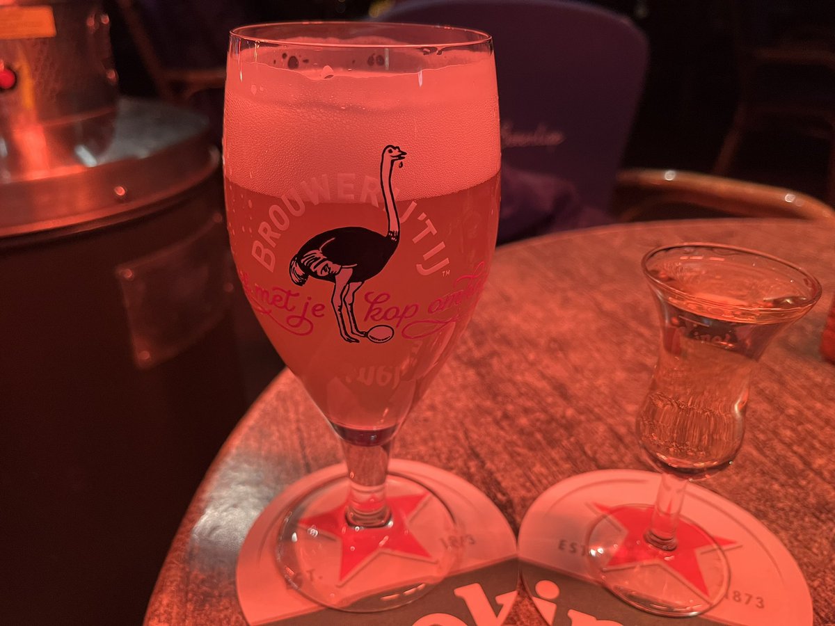 fcbniki007's tweet photo. Die letzte Runde am Abend in π³π±. #IJwit & Oude #Jenever. https://t.co/29AlRWLmQm