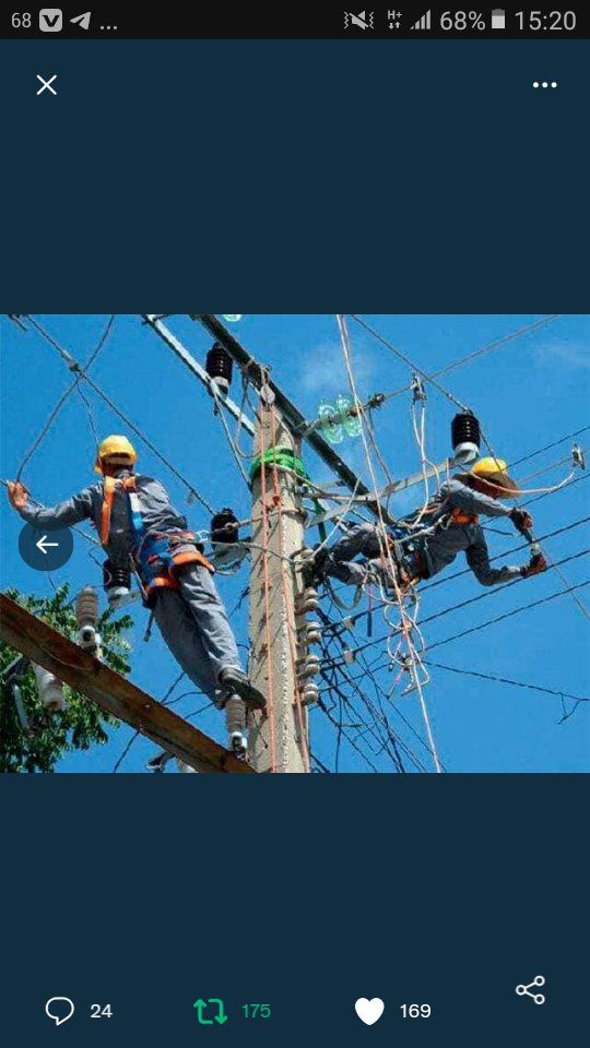 @FrankCuba2021 @AliRubioGlez @cubana_sofia @AmyFernndezGar1 @CubaVale2022 @LolaVid @Gabyfr80 @reyes_medinilla @MayaLaksmi2 @Maya92034838 @dacosta_jani #Cuba los trabajadores del sistema eléctrico que están dando su máximo esfuerzo por solucionar los problemas ocasionados por el huracán Ian #FuerzaCuba #FuerzaPinar