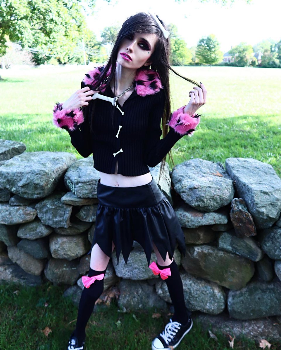 Eugenia Cooney tweet media