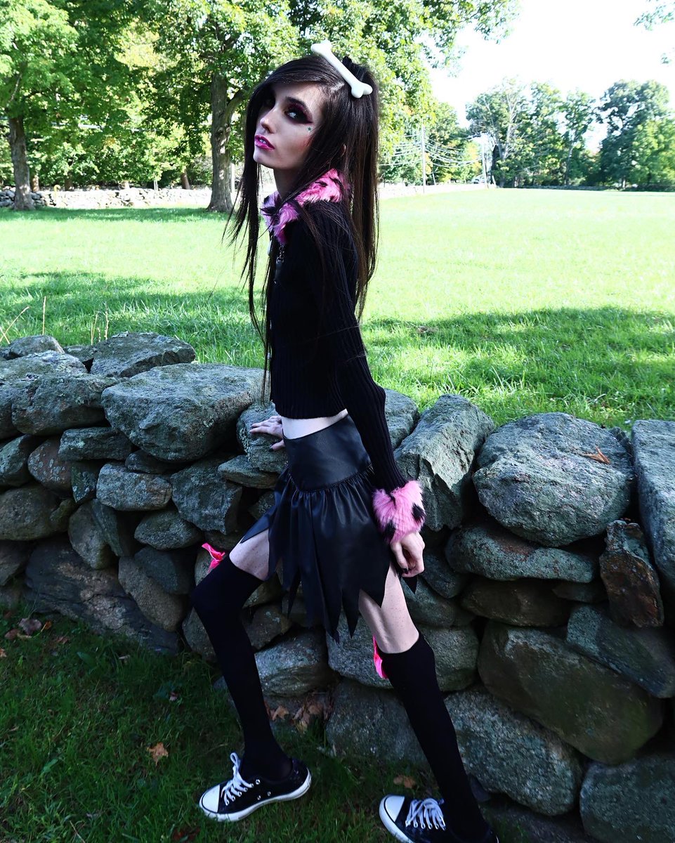 Eugenia Cooney tweet media