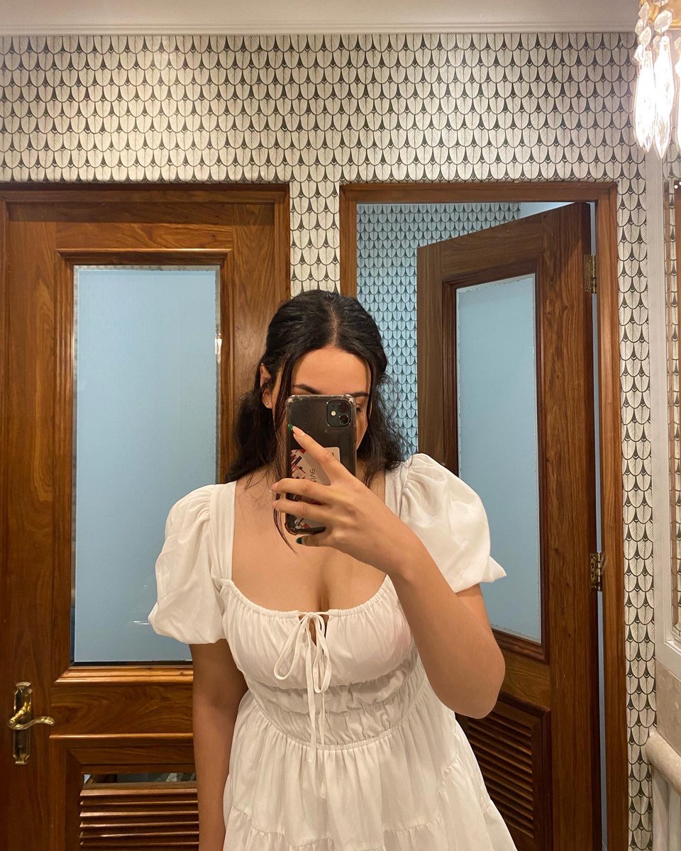 BellaSinclair2's tweet photo. babydoll🕊️ https://t.co/2Rt9k3VShI