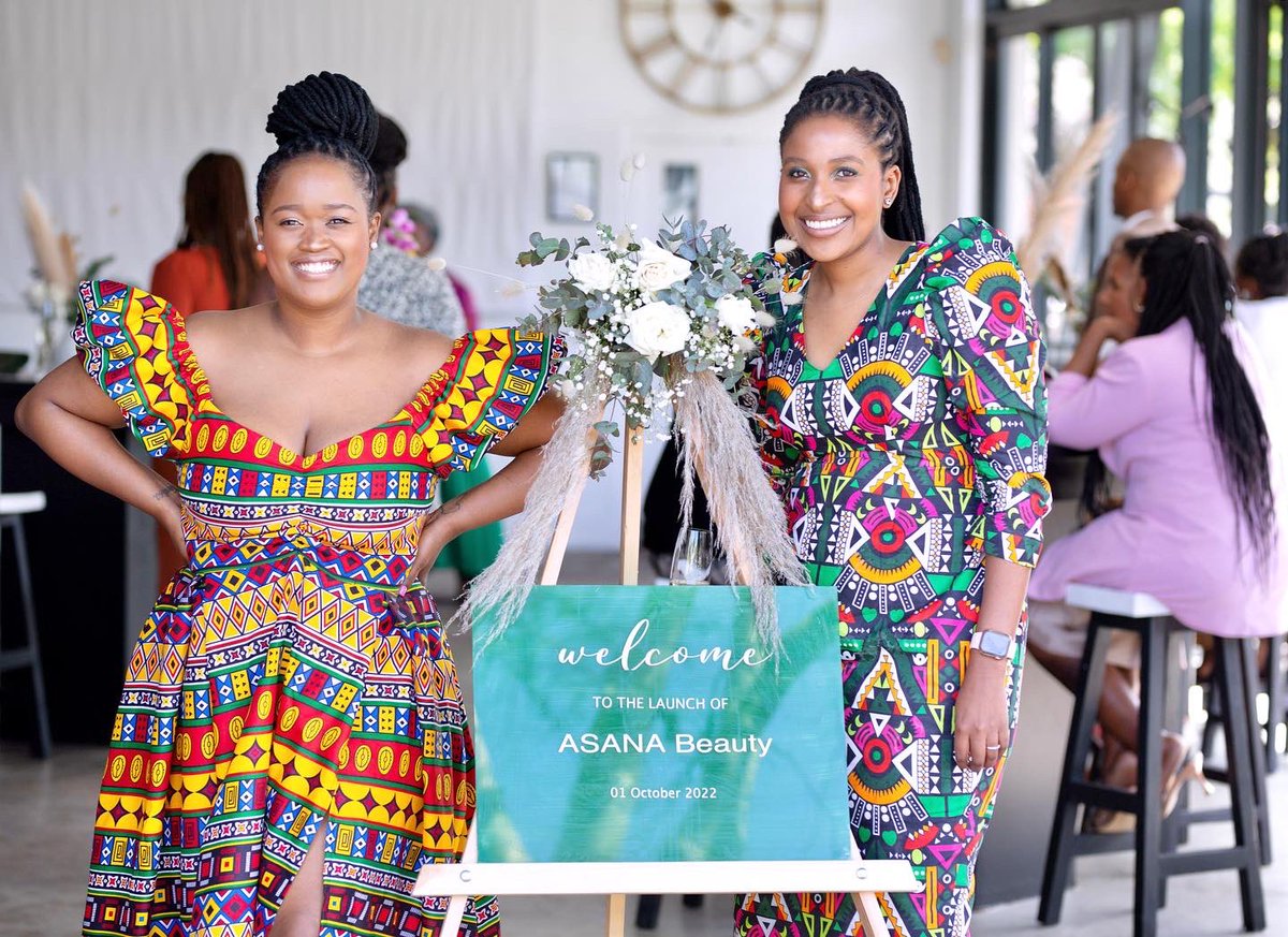 asanabeautycpt's tweet photo. After a year of operating and building a foundation for ASANA, this weekend we hosted the official launch of ASANA Beauty. 

This was a private celebration with the ASANA team, family and some of our valued clients. #ASANALaunch 

📸: @ClientsLoyiso  
🎈: @planned_gifts https://t.co/4o1KTUDImi