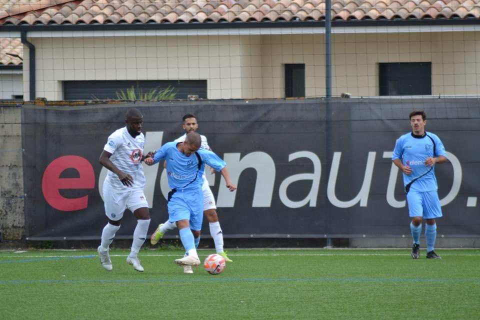 Championnat ⚽️  #National3 <a href="/LigueFootballNA/">Ligue de Football Nouvelle-Aquitaine ⭐️⭐️</a> FCPE2M vs Libourne 2-2 <a href="/FFF/">FFF</a> #fcpe2m #footpassion Forza Les Portes 🎀     ⚽️🖤💙