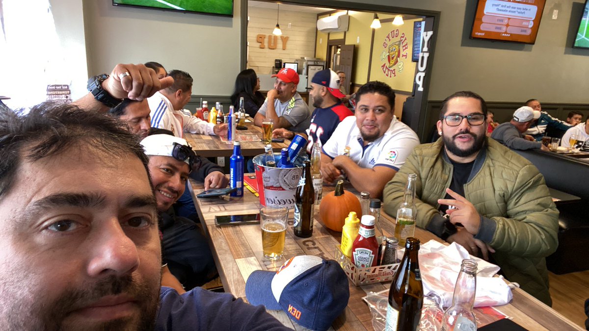 RMFC_Providence's tweet photo. @Rortiz_ESPN @hugosanchez_9 @martinainstein Slds desde Providence Hala Madrid @ESPNDeportes https://t.co/FvdNFnJcK4