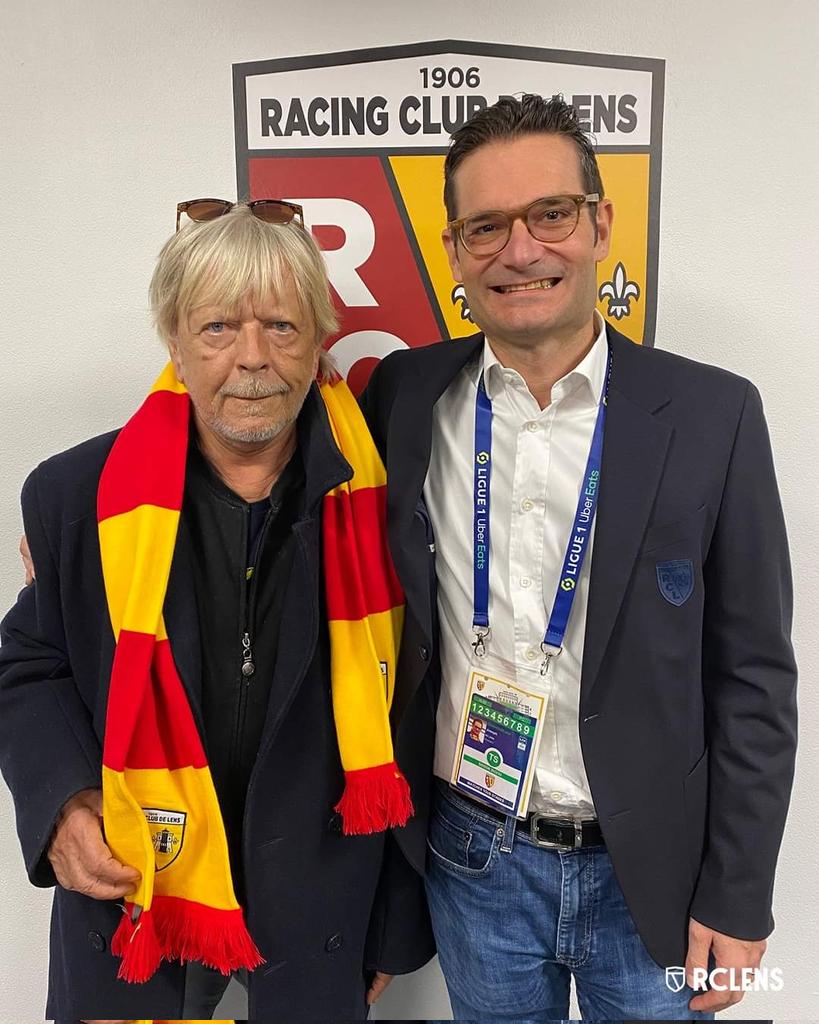 La beauté du public lensois on Twitter "🚨 Le chanteur Renaud est