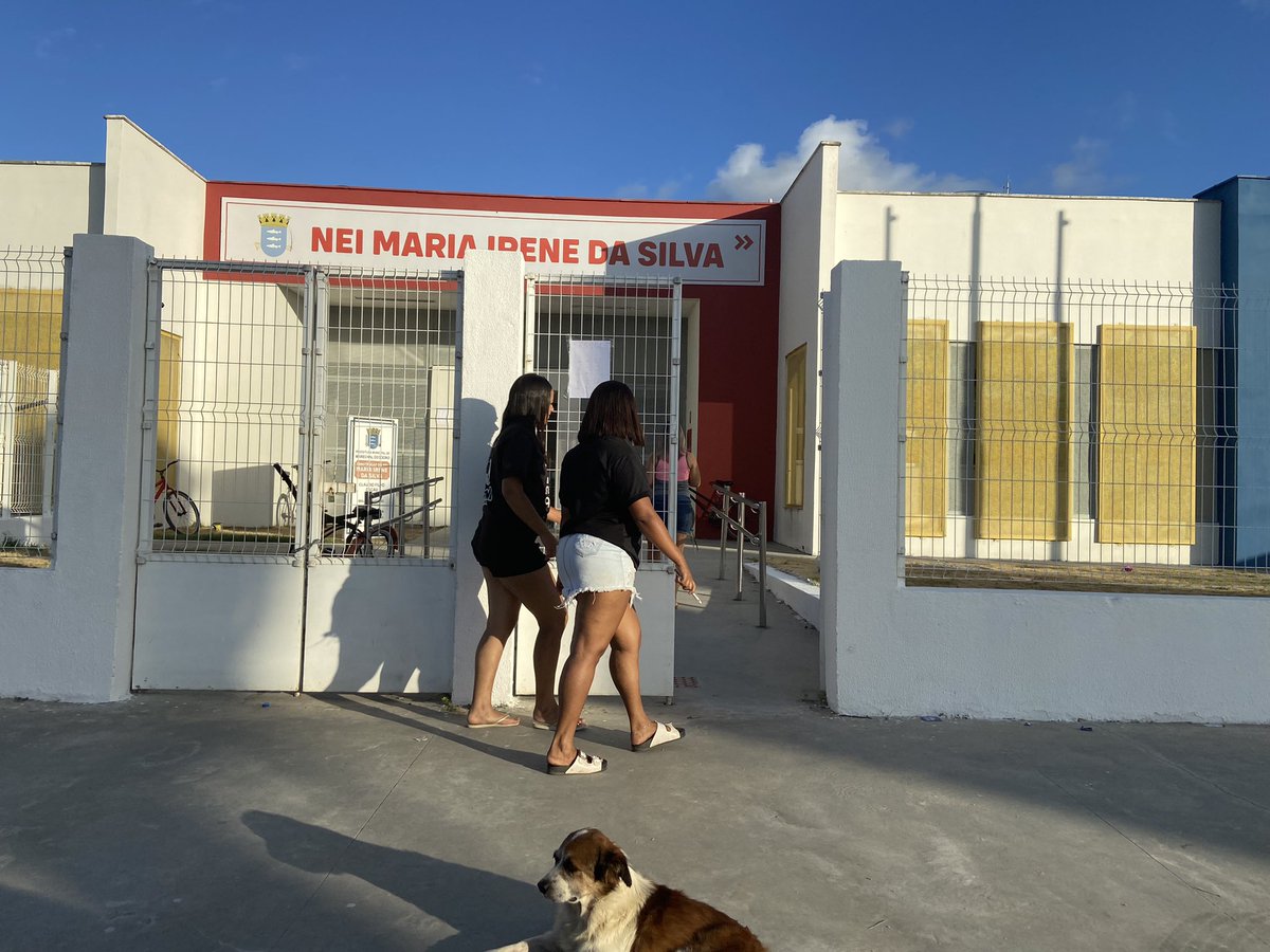 MichelleFarias1's tweet photo. Eleitores não enfrentaram filas na Creche Nei Maria Irene da Silva, localizada no Conjunto Denisson Amorim, em Marechal Deodoro. #eleições2022al https://t.co/peQR21565M