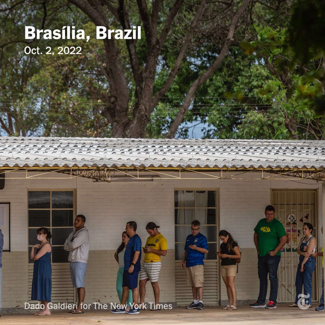 At the polls on Sunday in Brazil, picking out whom someone voted for was often as easy as looking at the color of their shirt. Supporters of Jair Bolsonaro wore yellow and green, while supporters of Luiz Inácio Lula da Silva, wore red.
 nyti.ms/3SQY8IE