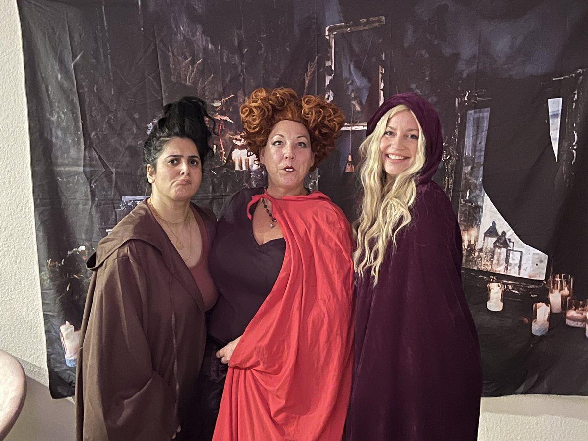 kellyklein's tweet photo. Celebrating #HocusPocus2 @BetteMidler #sarahjessicaparker @kathynajimy we loved it!! https://t.co/PUJyEDQpWn
