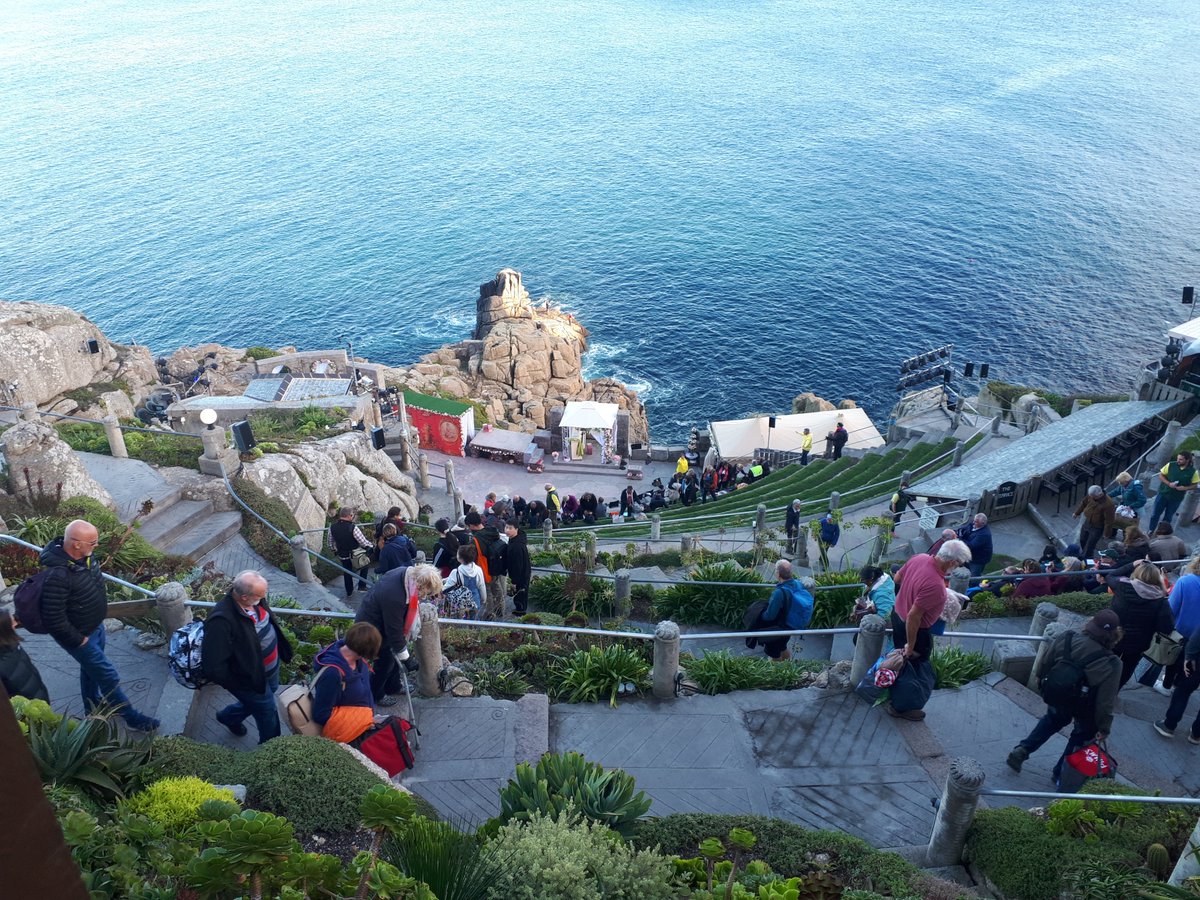 Everyone knows I love to go to West End theatres, but this time it was in the West End of Cornwall, and I wrote a story about it too! cartwheelsincazmania.com/?p=2019
<a href="/pandpsortof/">prideandprejudicesortof</a> <a href="/minacktheatre/">Minack</a>