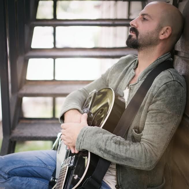 Yazıklar olsun sahneyi, şarkıcıyı, müziği, sanatı böylesine küçümseyen, aşağılayan, basit gören herkese! #onurşener