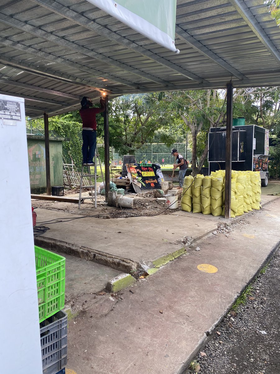 Que siga le secuestro de nuestro parque en Brisas del Golf. Trabajando domingo para que no le pongan trabas. Basta Ya!!! De esto. @GuillenOlmedoE <a href="/BrisasdelGolf/">𝗕𝗿𝗶𝘀𝗮𝘀 𝗱𝗲𝗹 𝗚𝗼𝗹𝗳</a> <a href="/vecinosdebrisas/">Vecinos BrisasdelGolfPty</a> <a href="/del_pty/">Brisas Del Golf PTY</a> <a href="/JCRufinalfaro/">Somos Rufina Alfaro</a>