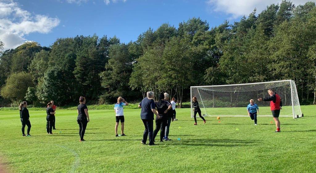 MarkStorie6's tweet photo. Great to see a successful launch of @FCHollingworth new ladies football session @LHS_HighSchool on Saturday ⚽️ well done ladies &amp; great initiative &amp; project @FCHollingworth @vangunner #ThisGirlCan @Cheshire_FA @StamfordTrust https://t.co/8BYLUzKrUo