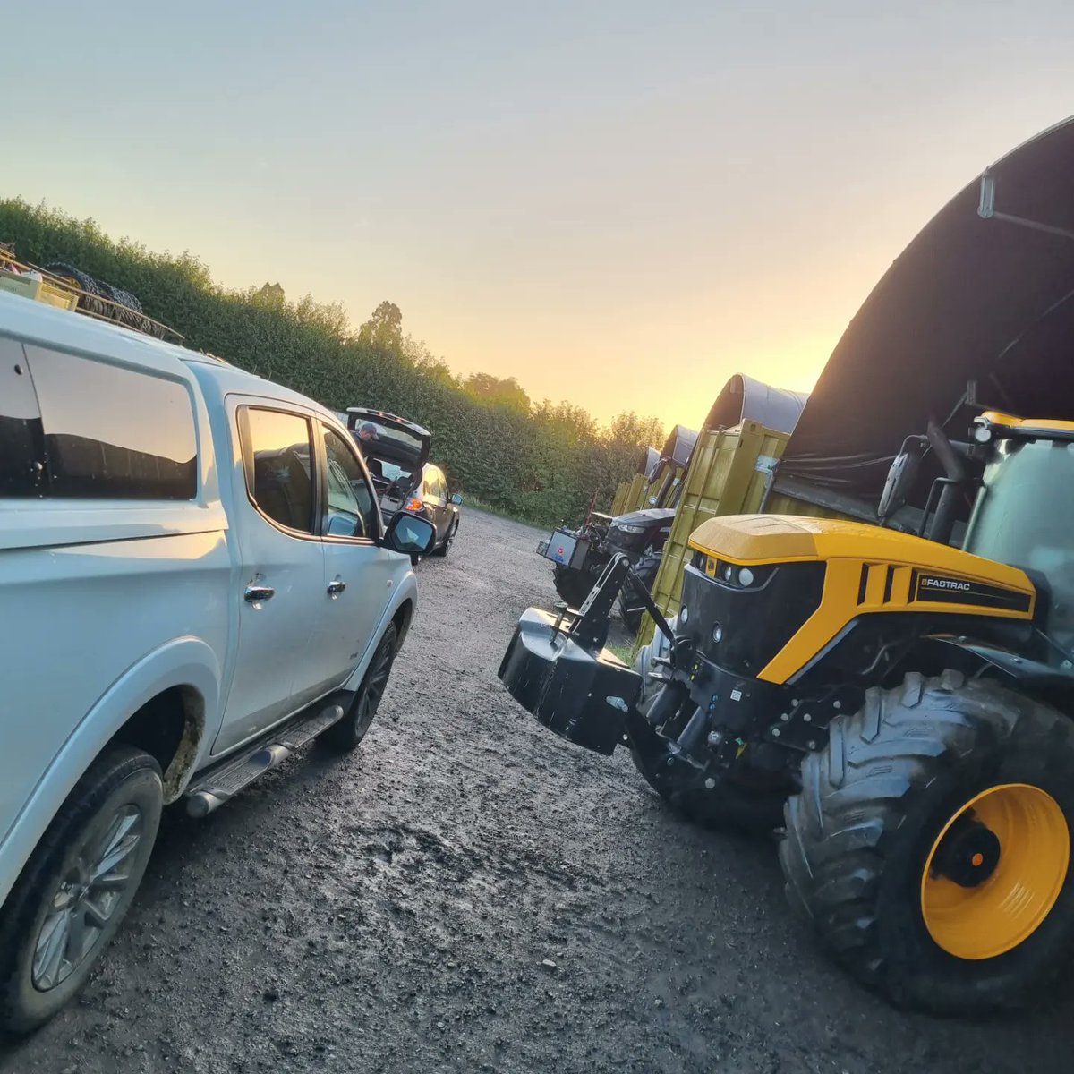 Dan Hawes tweet media