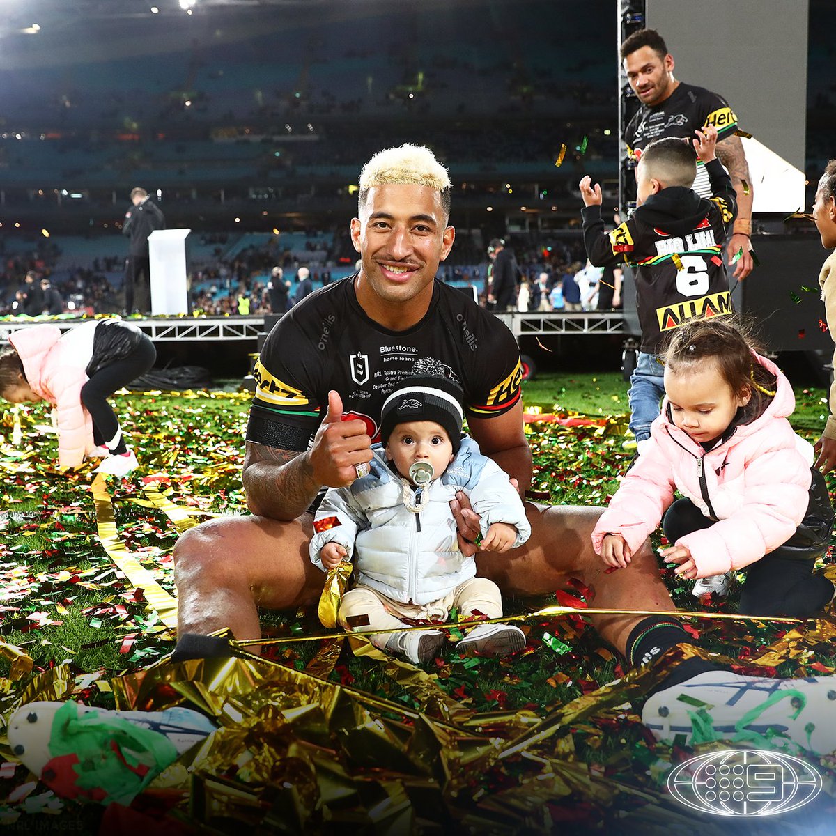 NRLonNine's tweet photo. Family ❤️

#NRL https://t.co/VVbsombvZP