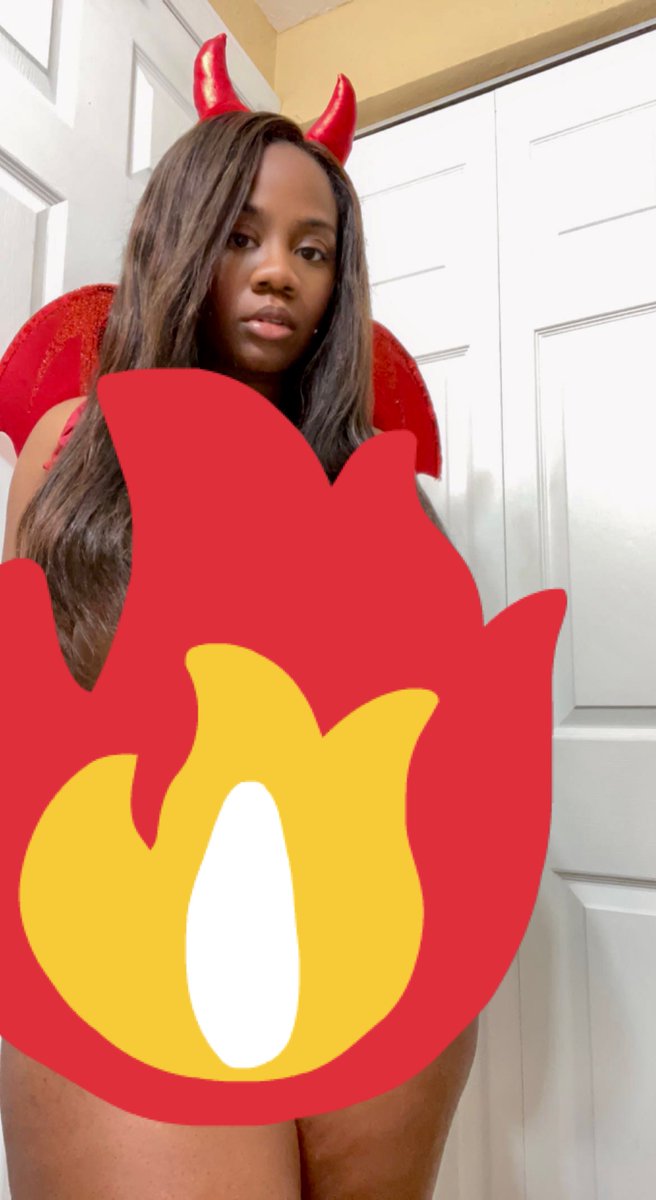 Tkdimples1's tweet photo. Take a walk on the dark side subscribe to my onlyfans 💋https://t.co/wMu9vUq31H 🔥  #onlyfansgirl #onlyfans #SubscribeToMyOnlyFans https://t.co/FNz1ftaE6t