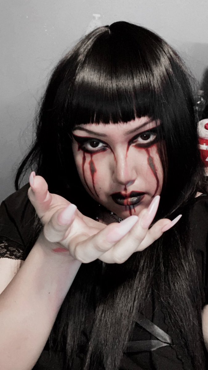 HORRORW00D's tweet photo. 𓆩♱𓆪 https://t.co/hvBF7oYfh5