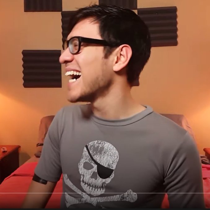 sauceddie's tweet photo. Eddie with  1000 subs vs eddie with Millions of Subs https://t.co/r5PYeOspvS