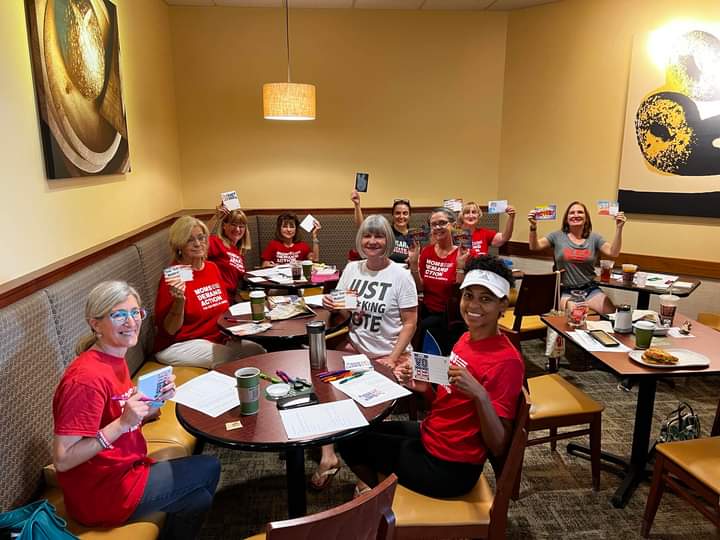 KSchellSoFla's tweet image. This morning I joined @MomsDemand volunteers to write postcards to voters in Florida. We are encouraging them to #VoteByMail for #GunSenseCandidates #valdemingsforsenate and #CharlieCristForGovernor