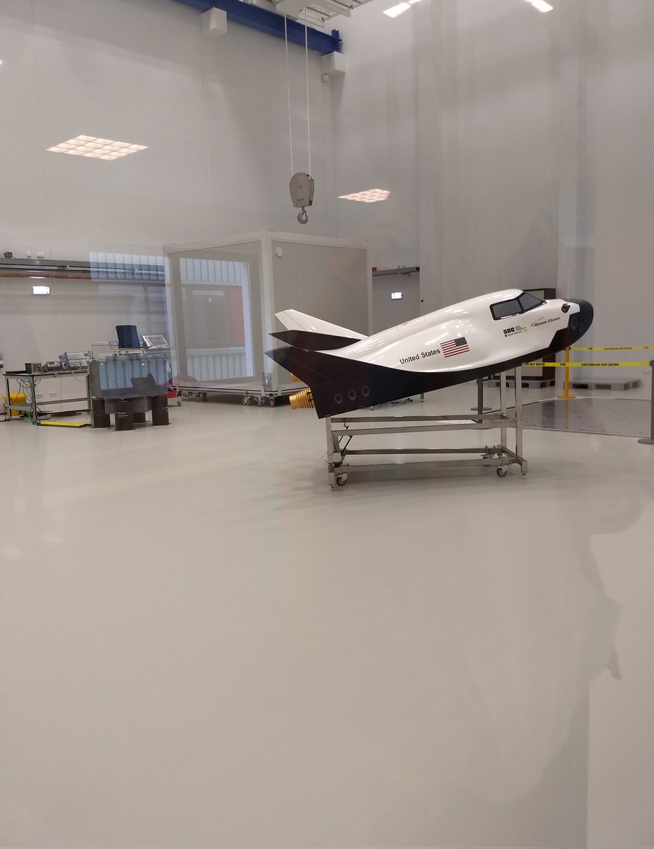 TULDSkySaac's tweet photo. also random dreamchaser at #estecopenday https://t.co/oGke7RsY5S