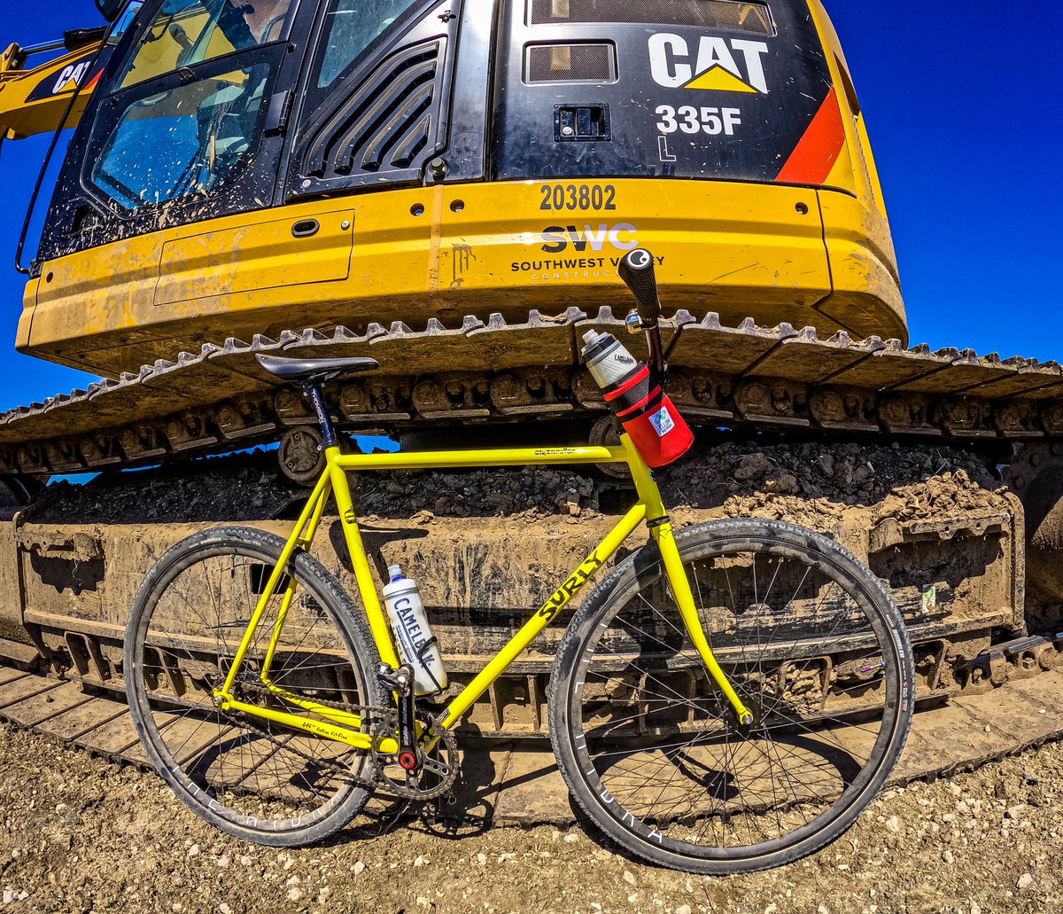 Rolling_Lens's tweet photo. My new favorite thing.

#surlysteamroller #gravelgang #tracklocross #fixedgear #gopro https://t.co/azmQCo2RbK
