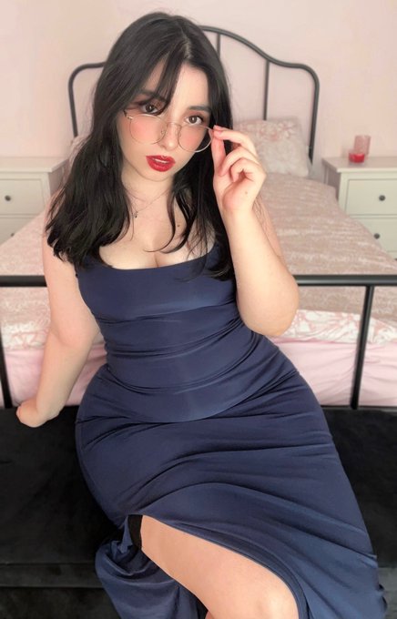 Can I be your favourite teacher? https://t.co/V7dvUkEYkx