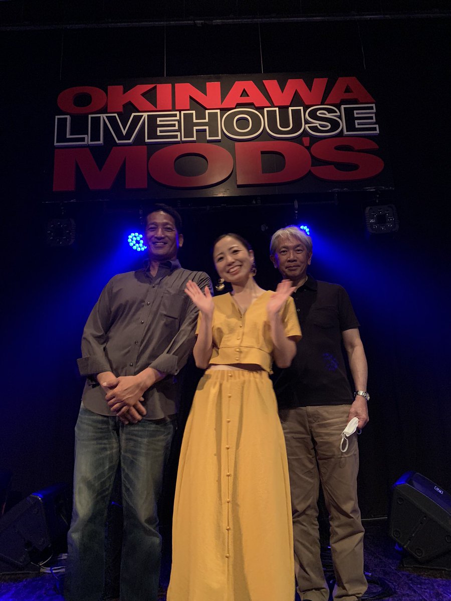 HFM1230107's tweet photo. 昨日はこけしわんワンマンライブ-他力本願-
に出させて頂きました。
今までにないライブで終始笑いが絶えないステージでした!
お呼び頂きありがとゴックンチョ様でした〜(*>∇<)ノ
#MODS喜屋武さん に何故か捕まる #PetitBreak 🤣
#こけし
#ごーし
#潮平けいこ
#ぐしこー
#平田出
#出口裕子 https://t.co/LXLHSlfl2l