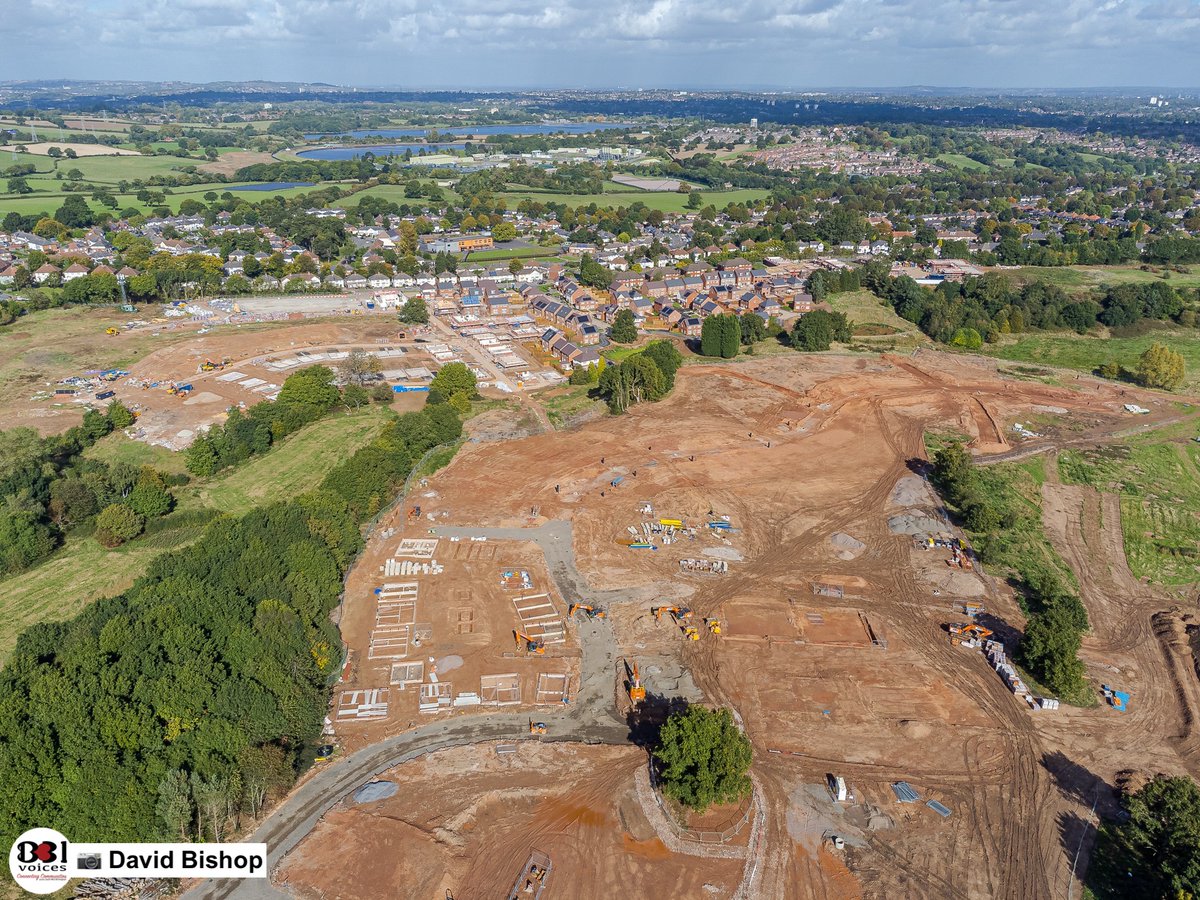 B31Voices's tweet photo. David: "The greens on the #NorthWorcestershireGolfCourse are in need of a bit of care! - I took a flight over the old course this morning to see the Bloor Homes development. Sadly lots of trees have gone."

#SWBrumPHOTOS #BloorHomes #Northfield #BirminghamUK 
#dronephotography https://t.co/nppXoGSQ4G