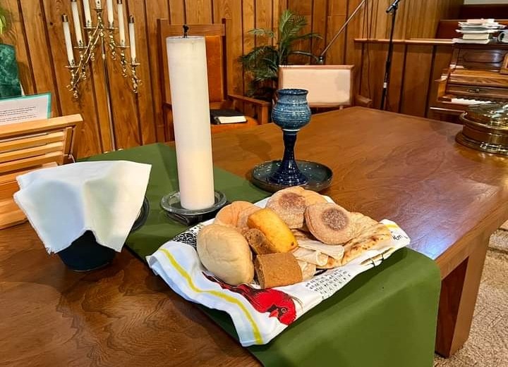 Presbyterian Church of Bull Shoals
Happy World Communion Sunday Oct. 2, 2022. God's grace (and God's table) are open to all. #BullShoals #Arkansas 
#SanctuarySunday 
#worldcommunionsunday 🌎 
#Presbyterian #pcusa @SynodSun @presbyark #Communion