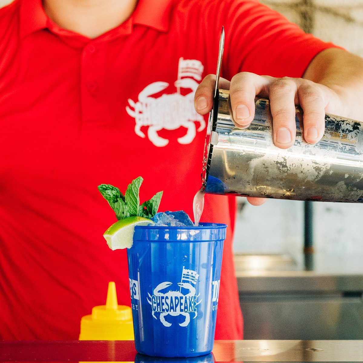 chesapeakewdc's tweet photo. When it rains, we still pour! Come on over for strong &amp; tasty cocktails, spirits, wine, &amp; DMV local beers! #SundayFunday
🍹🥂🍷🍸🥃🍻 https://t.co/k8696xYGF7