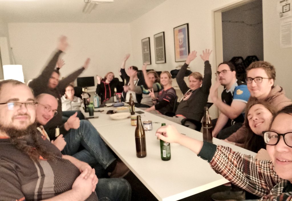 🍻Aftershowparty🥂
Dank dem Feiertag bleiben einige Teilnehmer*innen länger in Leipzig. 

#CC9 #CommunityCupLES