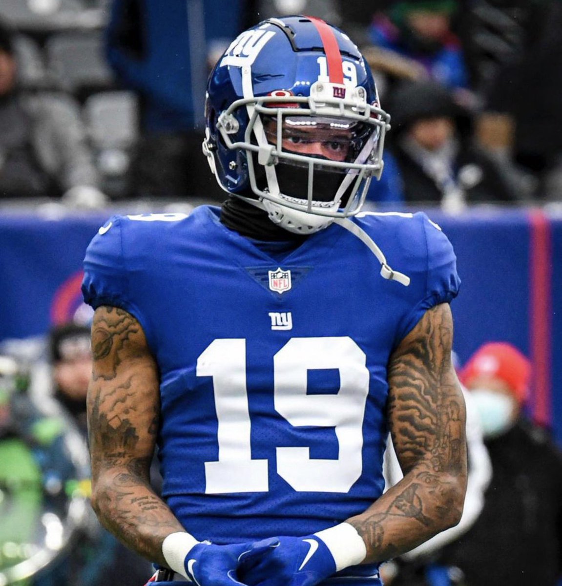 NYG_Nation10's tweet photo. East Rutherford PD is searching for a man accused of robbery in the amount of $72M from a local family owned business. He claims to be a Wide Receiver for the New York Giants, but no evidence of that claim exists. He is not considered to be dangerous. https://t.co/zqxwZSmawP