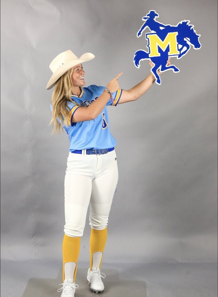 baileyclairedav's tweet image. I’m extremely blessed to announce that I will be continuing my academic and athletic career at McNeese State University. Thanks to my family, friends, teammates, and coaches for all the support throughout this journey! #GeauxPokes💙💛