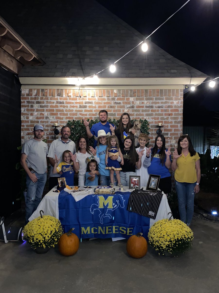 baileyclairedav's tweet image. I’m extremely blessed to announce that I will be continuing my academic and athletic career at McNeese State University. Thanks to my family, friends, teammates, and coaches for all the support throughout this journey! #GeauxPokes💙💛