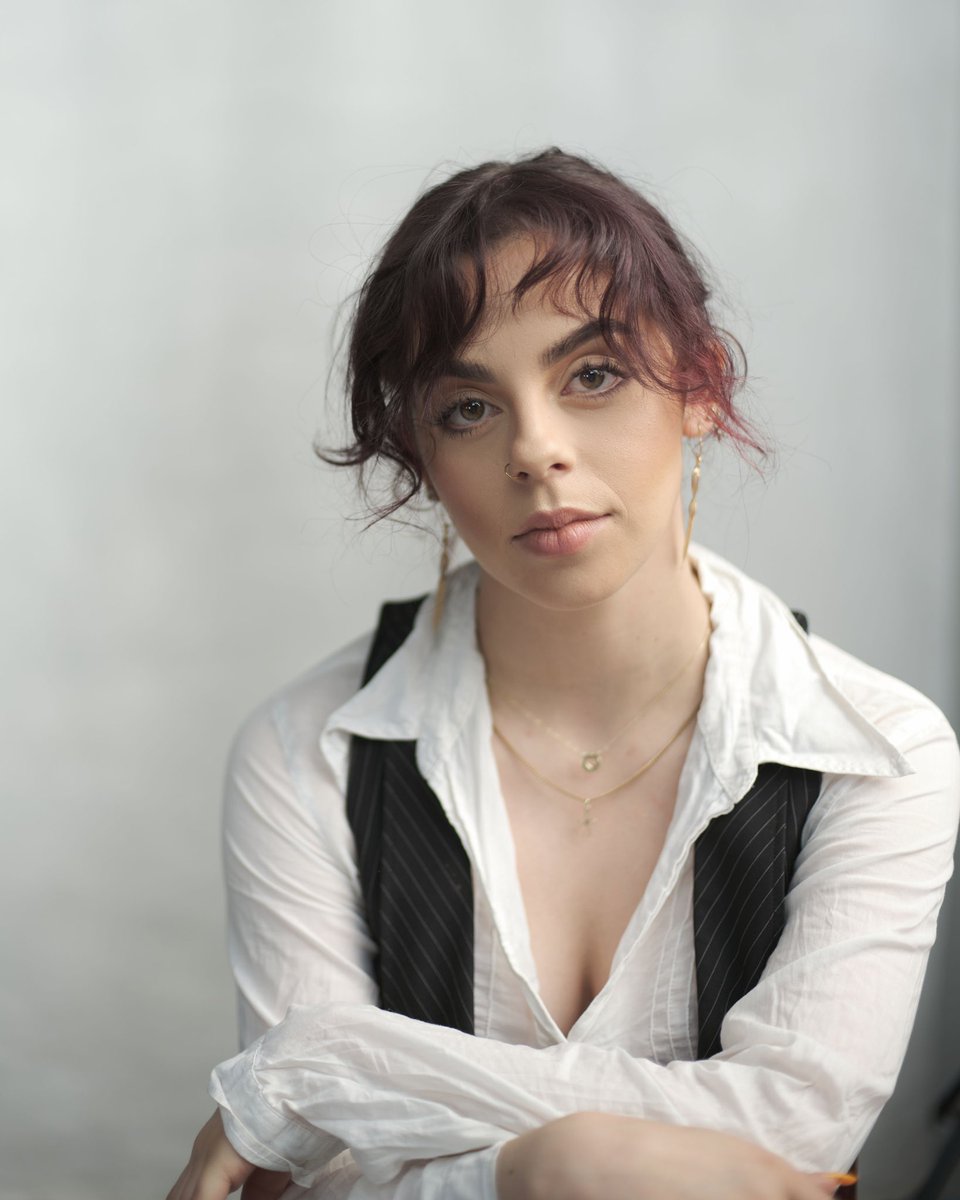 abbyxthomas's tweet photo. new headshots courtesy of @JamesMelia <3 https://t.co/StR98MCP0g