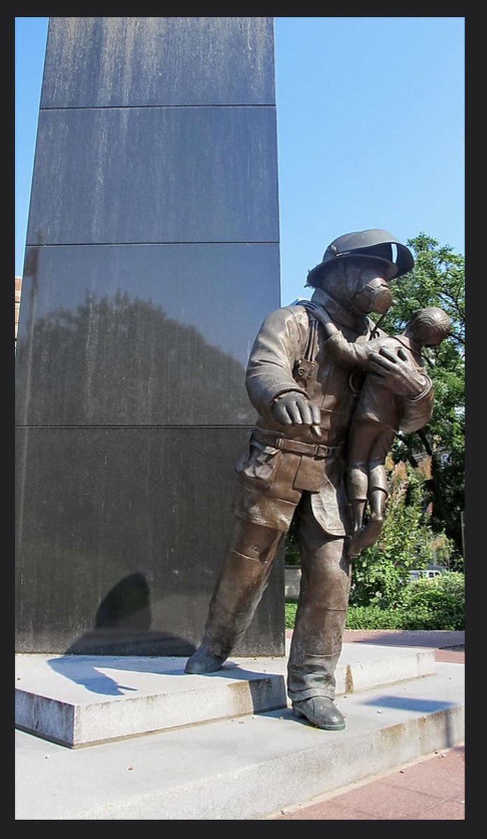 Today at Queen's Park at the Ontario Firefighters Memorial <a href="/BfesGuard/">BFES Honour Guard</a> stood with many to #honour Ontario fallen firefighters who will be remembered for their bravery,heroism &amp; sacrifice while protecting lives &amp; property. <a href="/PL416/">Paul Lecompte</a> @ChiefBoyes <a href="/BramptonFireES/">Brampton Fire & Emergency Services</a> #sacrifice #tradition