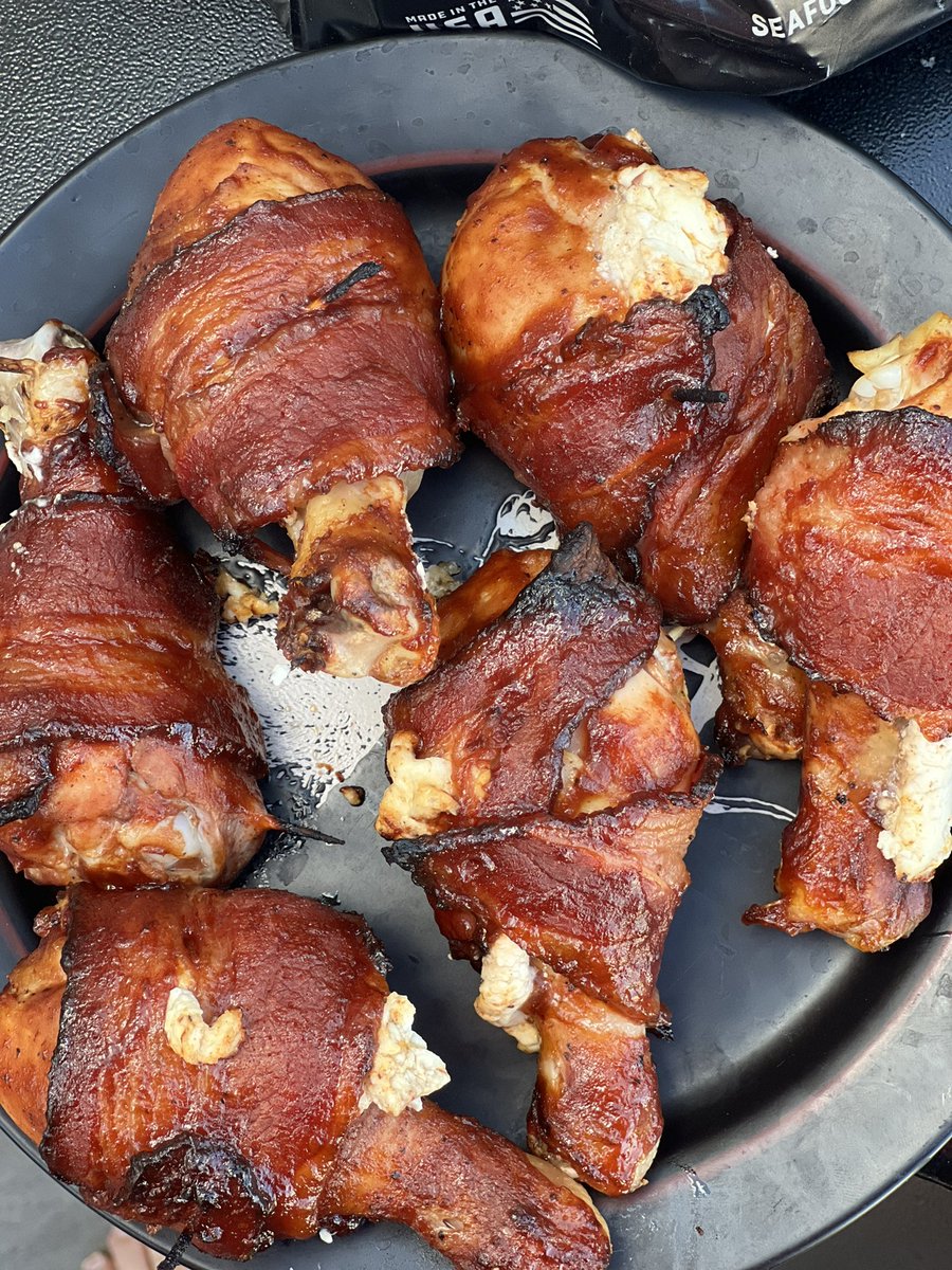 The_DudeNetwork's tweet photo. Beef bacon wrapped drumsticks stuffed with cream cheese. Used yard bird from @RedneckBoudreau holy forking shirt these were unreal https://t.co/qO6M1pUVxJ