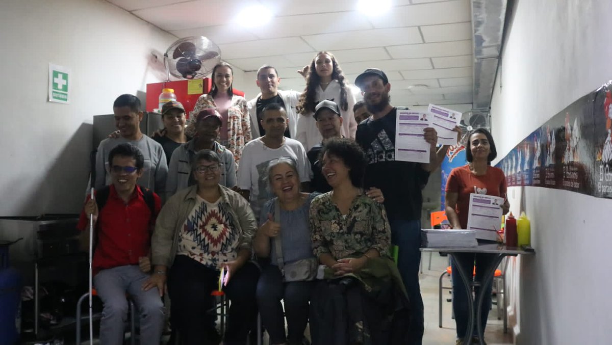 Acaban de asesinar al líder de la campaña <a href="/petrogustavo/">Gustavo Petro</a> Presidente y #PactoHistorico en Salgar Antioquia Juan Gabriel Rueda. Habíamos denunciado amenazas por liderar nuestra campaña en un municipio uribista
Exijo a la <a href="/FiscaliaCol/">Fiscalía Colombia</a> que este crimen político no quede en la impunidad