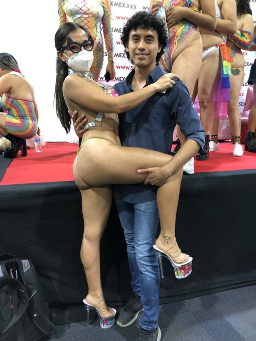 #AquilesBaezta POSTAL con @FoxyhotOficial!! 🦊😏  #Proximamente Una COLABORACI&Oacute;N con ella!😉  #PornoMexicano #SexTweeteras #CreadoresDeContenido #ExpoReforma<a href="/tag/aquilesbaezta"class="tags">#AquilesBaezta</a><a class="tags" href="/tag/foxyhotoficial">@foxyhotoficial</a><a href="/tag/proximamente"class="tags">#Proximamente</a><a href="/tag/exporeforma"class="tags"><span>#exporeforma</span></a><a href="/tag/pornomexicano"class="tags"><span>#pornomexicano</span></a><a href="/tag/creadoresdecontenido"class="tags"><span>#creadoresdecontenido</span></a>